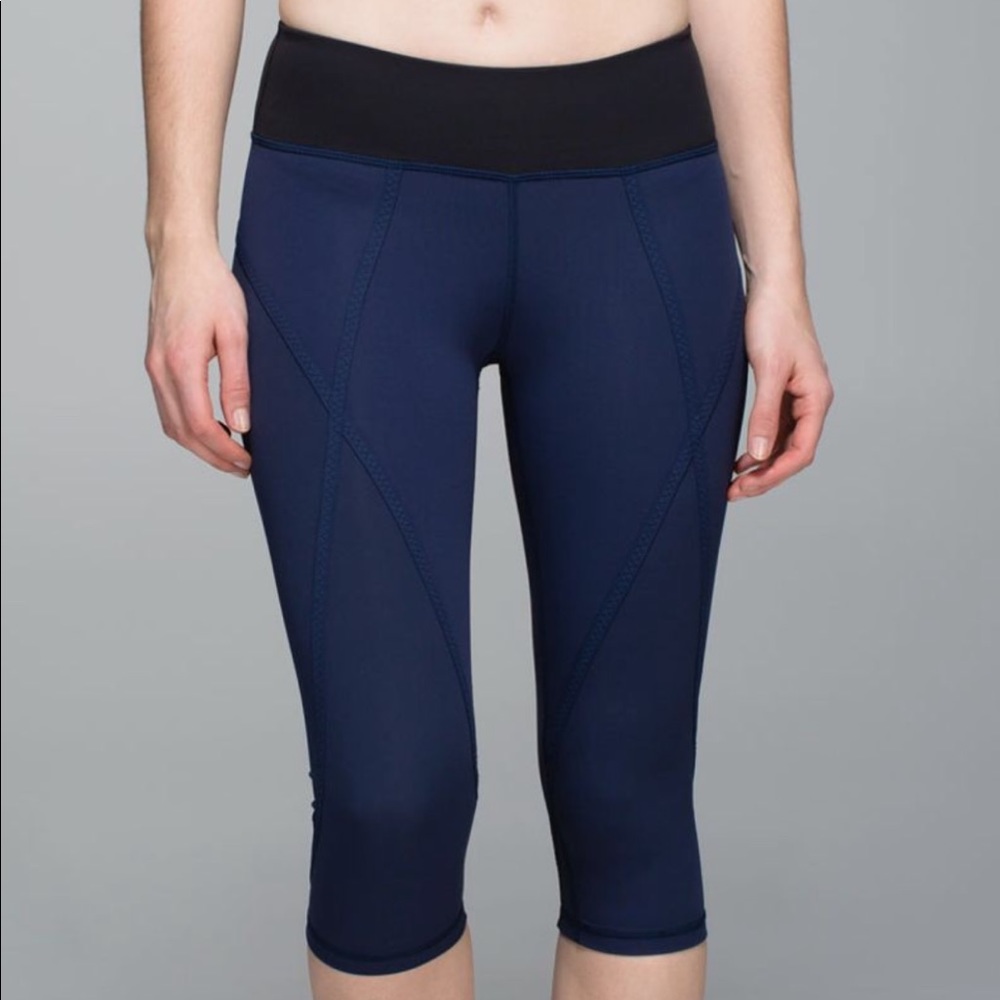 Lululemon Pedal Pace dk navy black crop pants 4